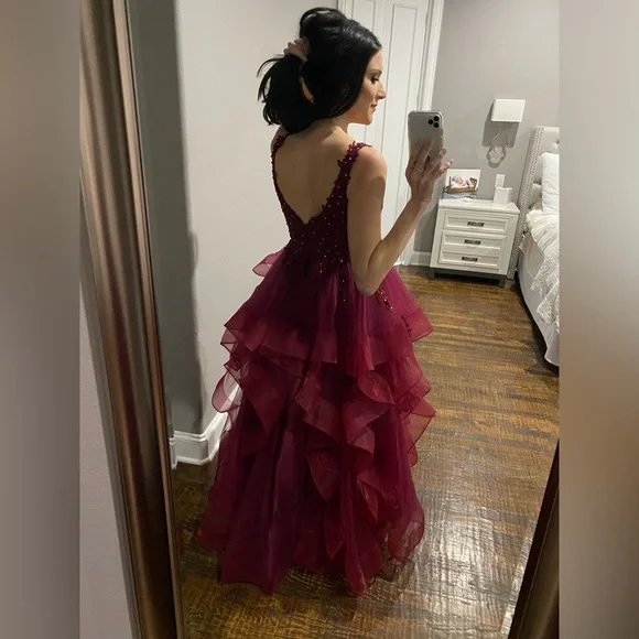 PromLily evening gown prom dress size 4 color red Cabernet